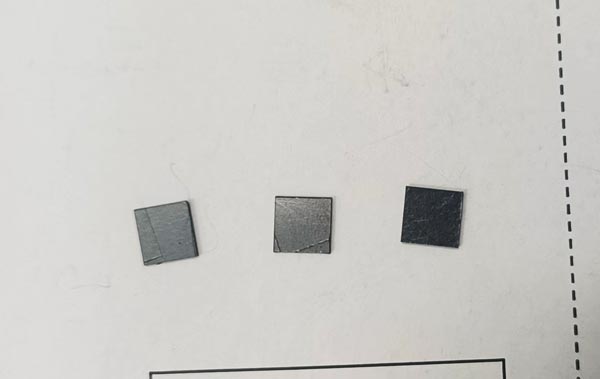 石墨片用什么切割呢？精密激光切割機(jī)！(圖1)